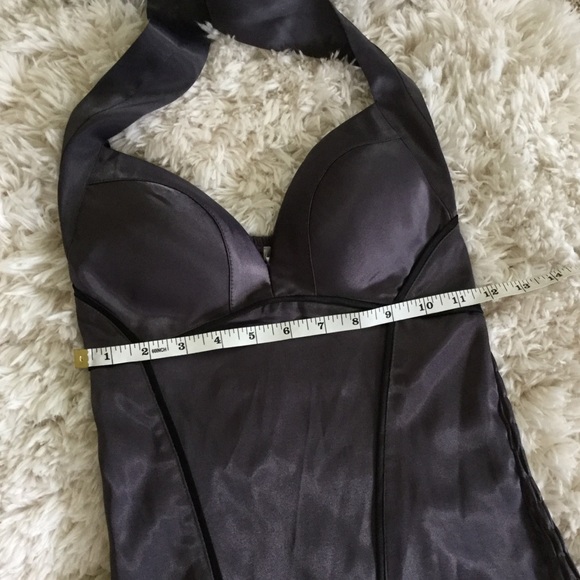 Fitted Halter Top - Picture 6 of 8